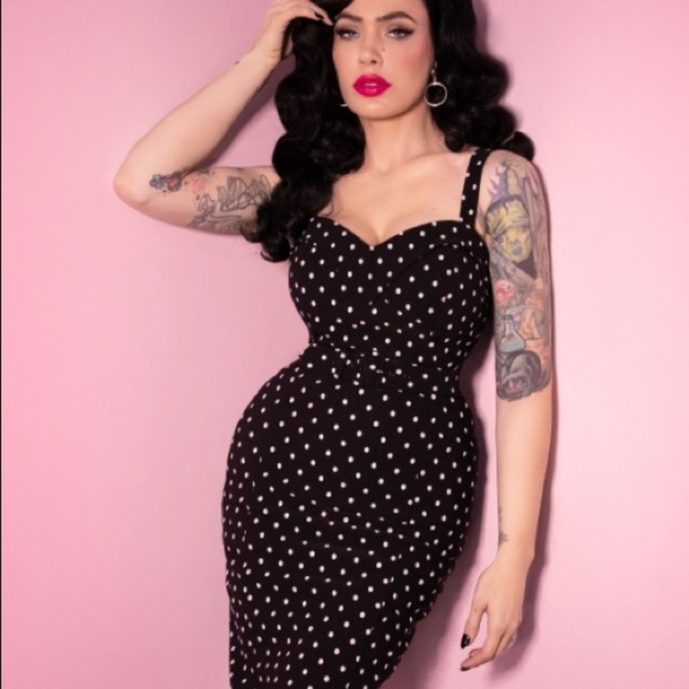 VIXEN BY MICHELLINE PIT POLKA DOT MAN EATER WIGGLE